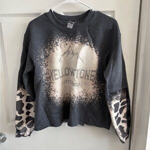 Gildan Black and White Graphic Sweatshirt